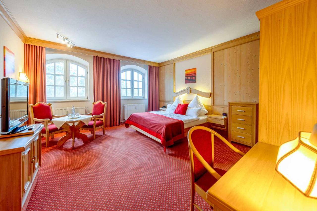Hotel Landhaus Steinfeld Greetsiel Bagian luar foto