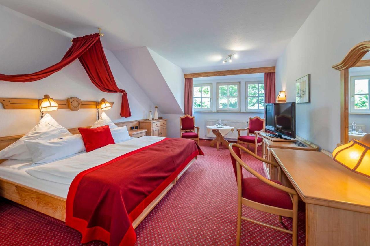Hotel Landhaus Steinfeld Greetsiel Bagian luar foto