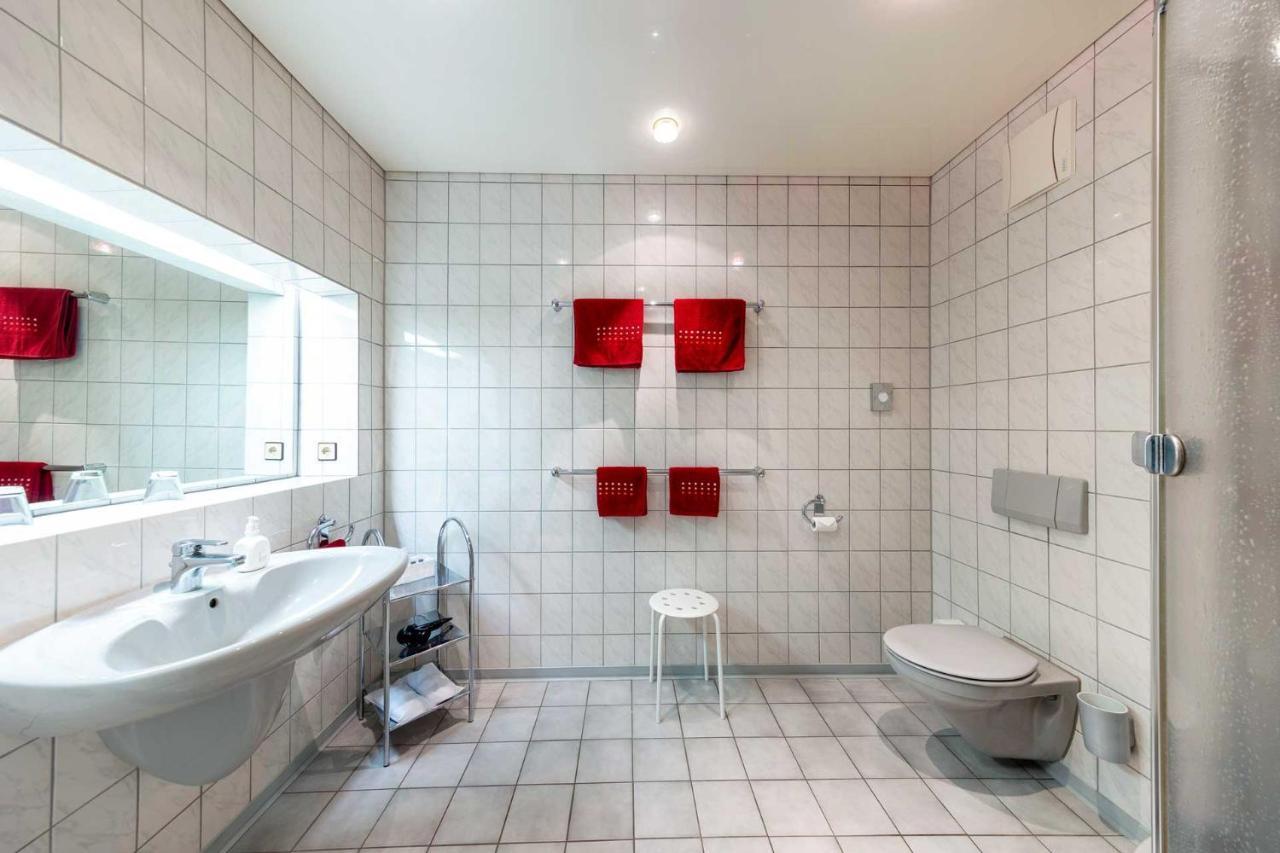 Hotel Landhaus Steinfeld Greetsiel Bagian luar foto