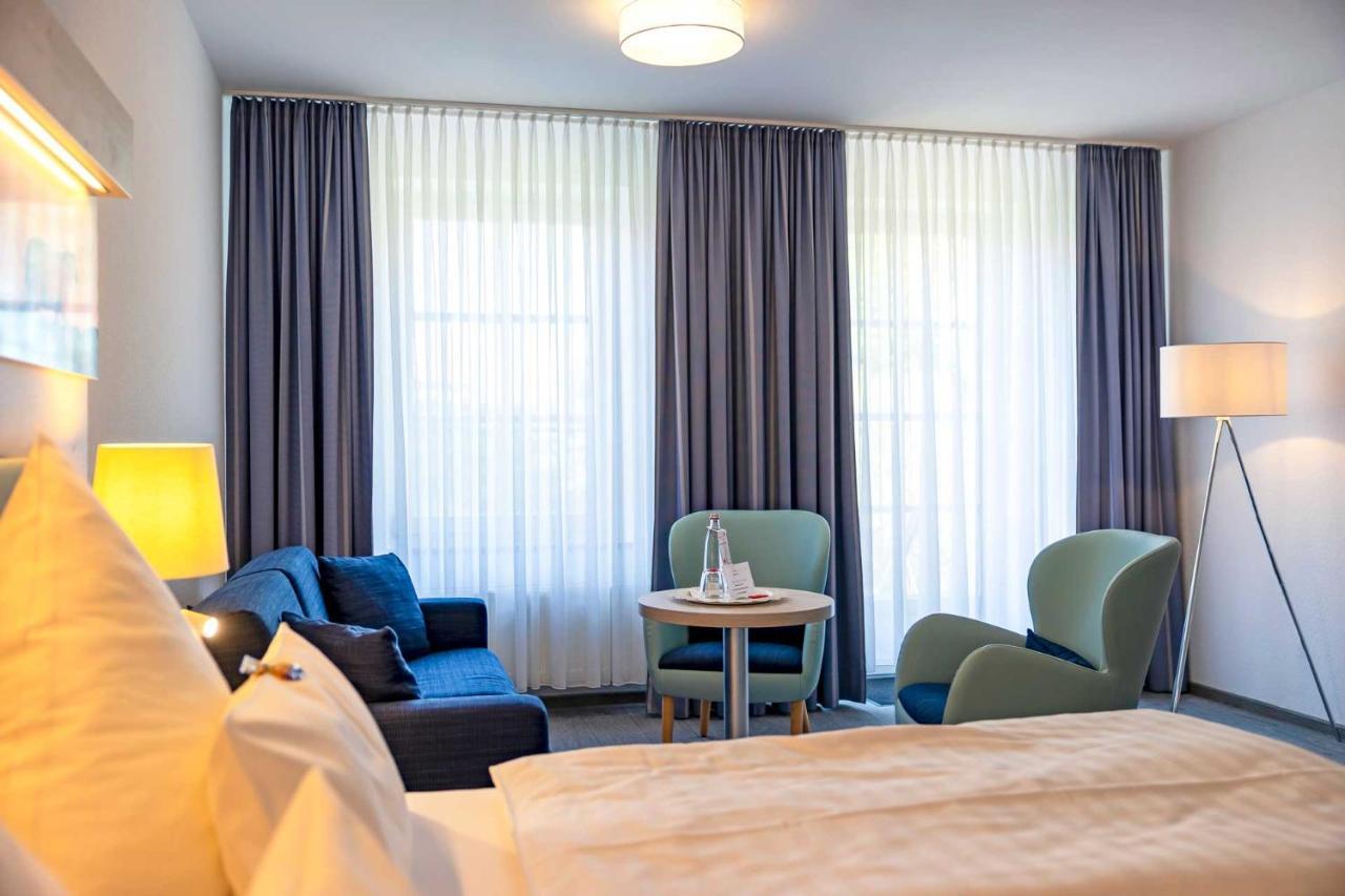 Hotel Landhaus Steinfeld Greetsiel Bagian luar foto