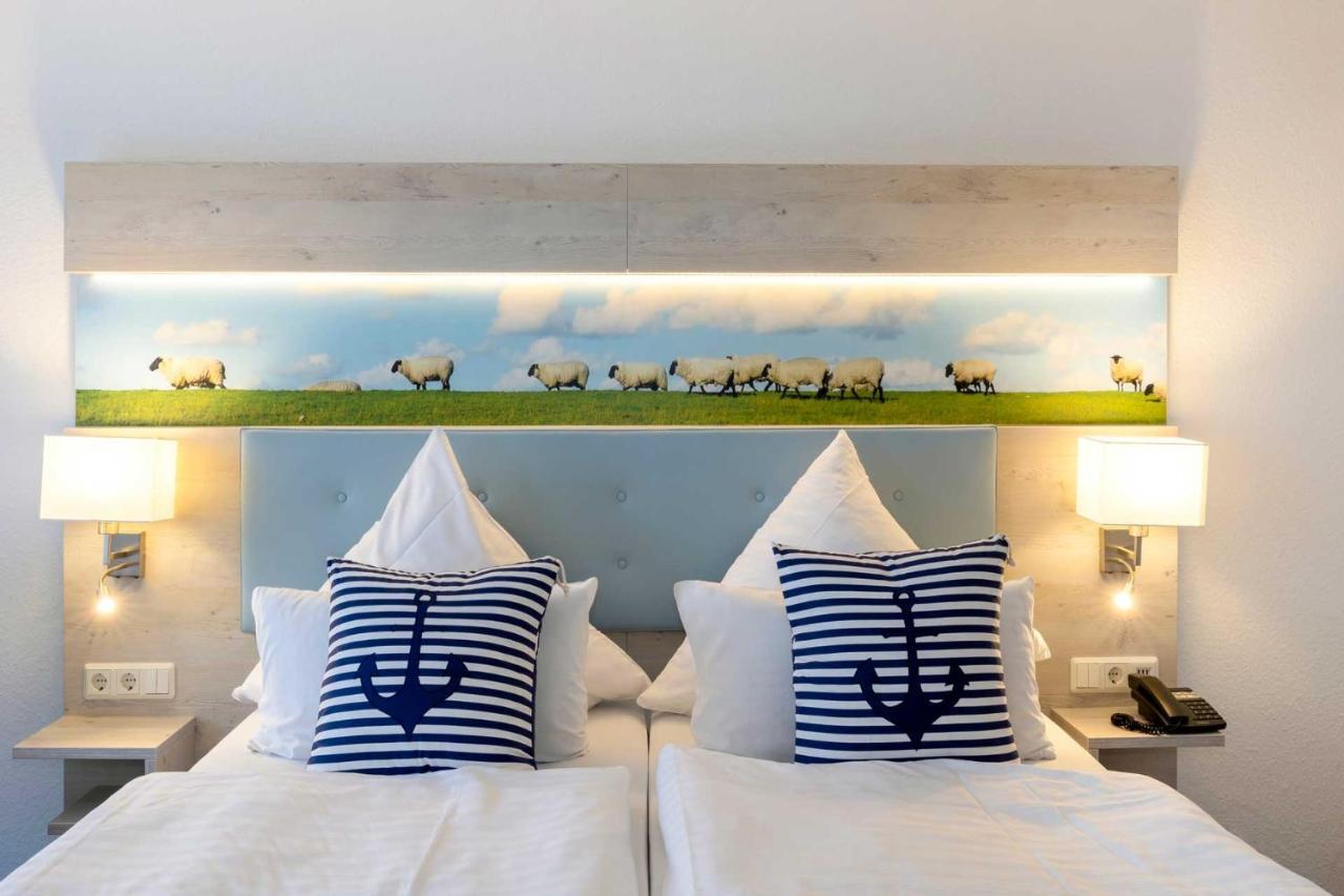 Hotel Landhaus Steinfeld Greetsiel Bagian luar foto