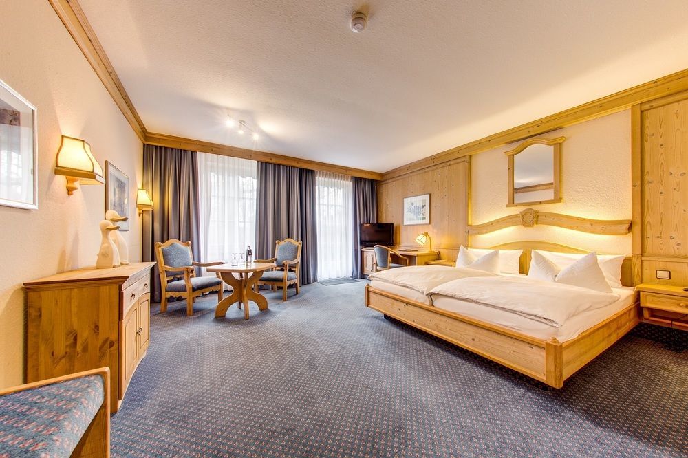 Hotel Landhaus Steinfeld Greetsiel Bagian luar foto